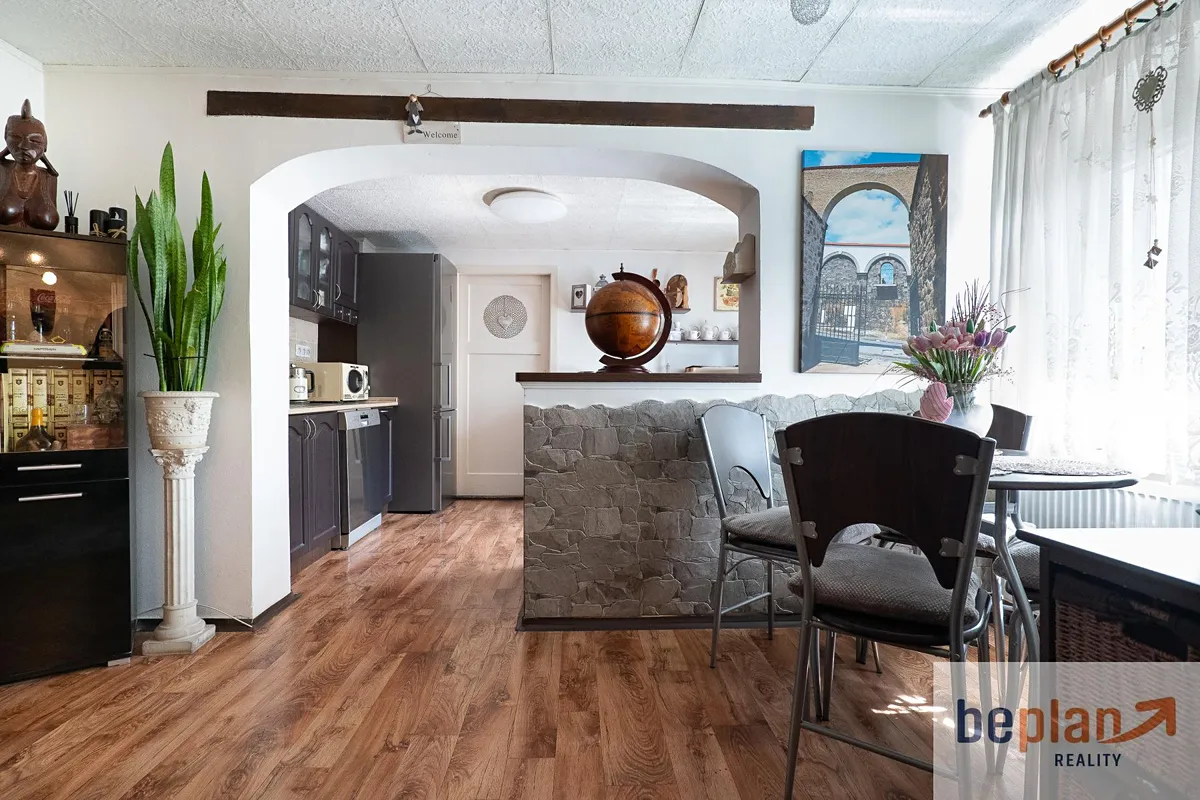 Prodej rodinného domu 342 m², pozemek 289 m²